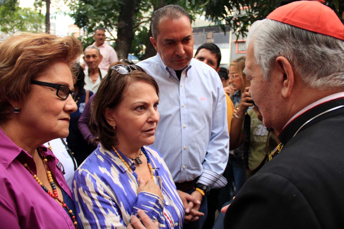 Mitzi Capriles: Venimos a pedirle al Nazareno por la libertad de los presos políticos