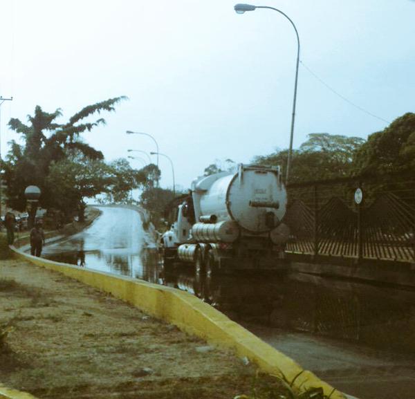 Continúa el caos por la mega laguna en Altamira (Fotos)