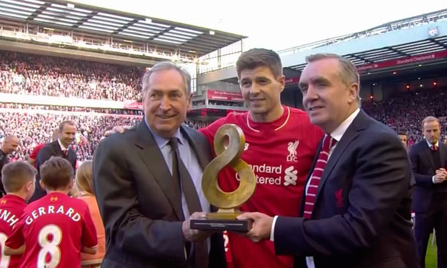 Impresionante: Así despidieron a Steven Gerrard en Anfield Road (Video)