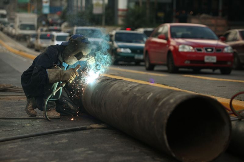 Hidrocapital atiende falla para restablecer servicio en Guarenas y Guatire