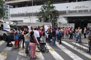 Escasean medicamentos para tratamientos contra el cáncer en el Hospital J.M. de Los Ríos (Fotos)