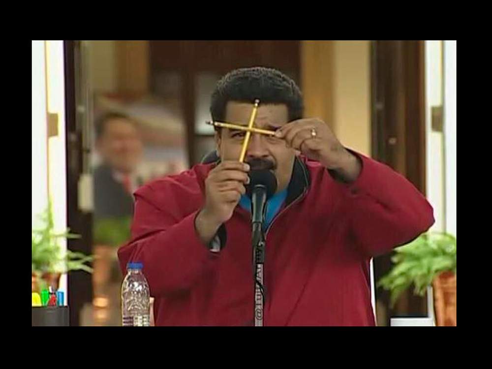 Los memes no perdonan: El terrorífico #CharlieCharlieChallenge