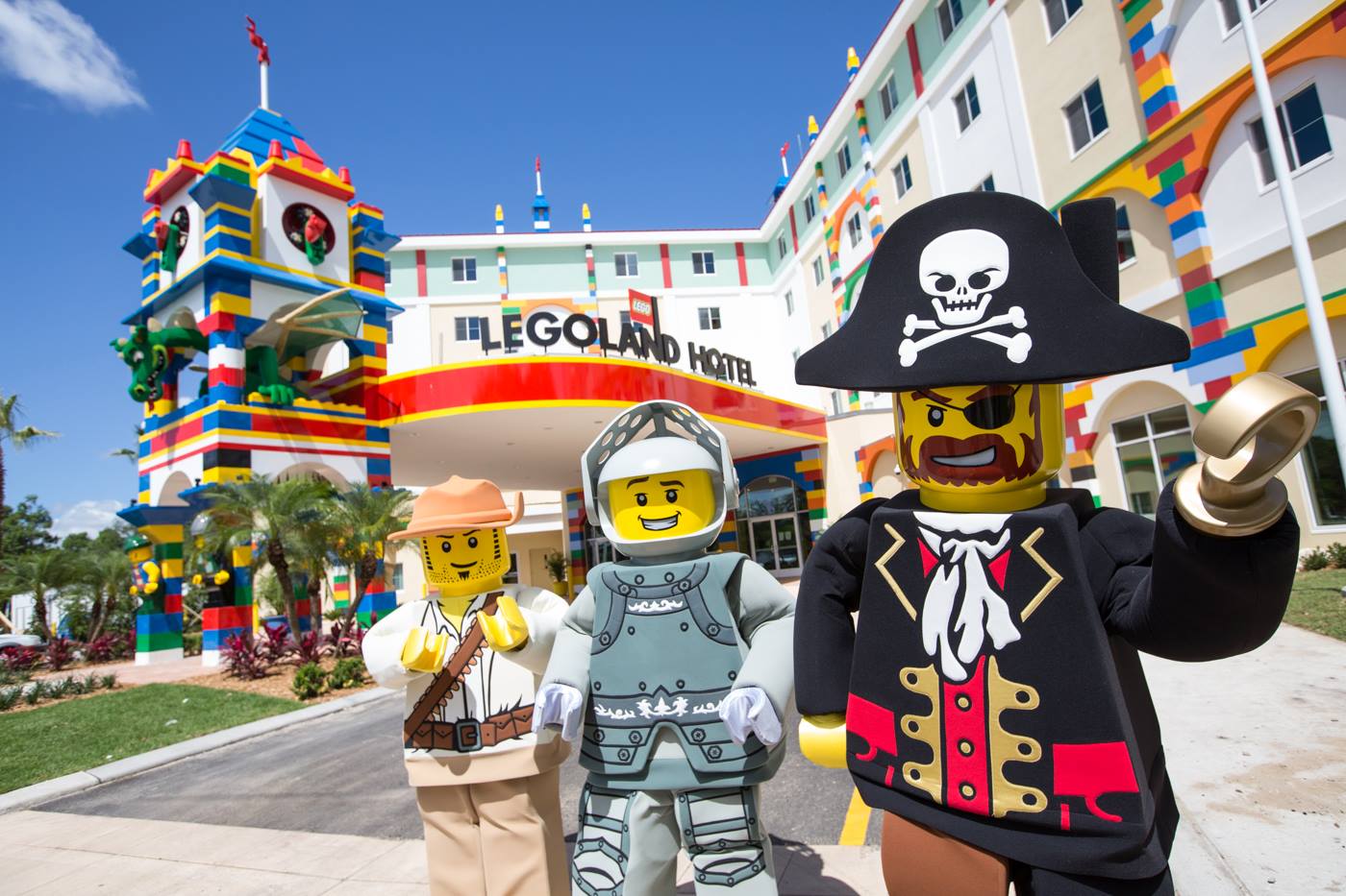 FOTOS: ¿Te gustaría hospedarte en un hotel construido con piezas de Lego?