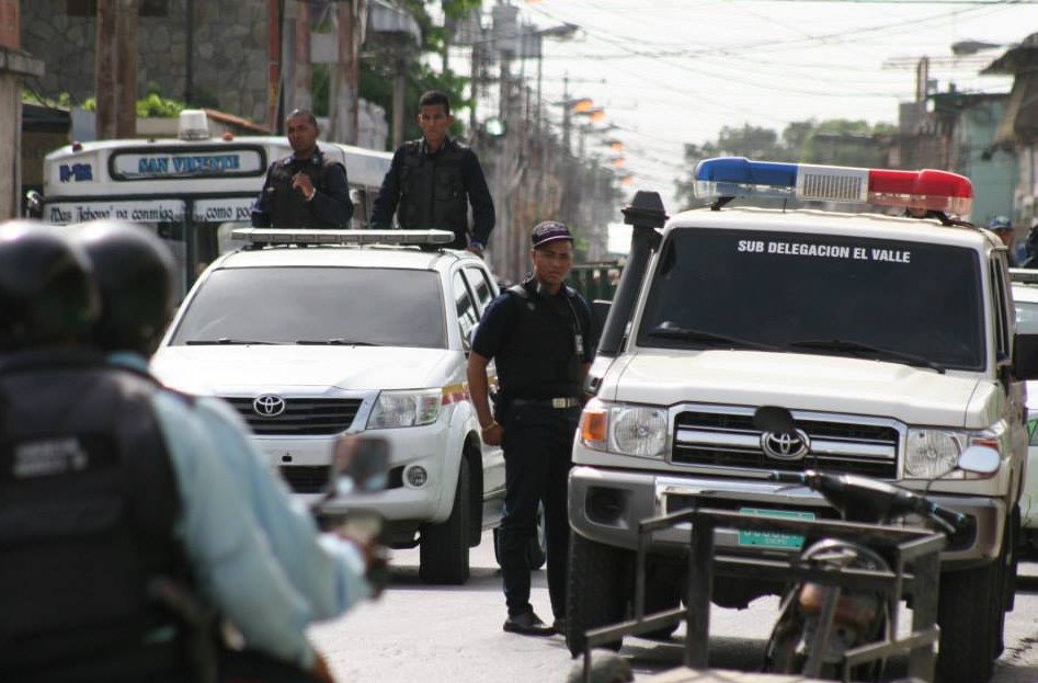 FOTOS: Así fue el despliegue policial en el allanamiento en San Vicente