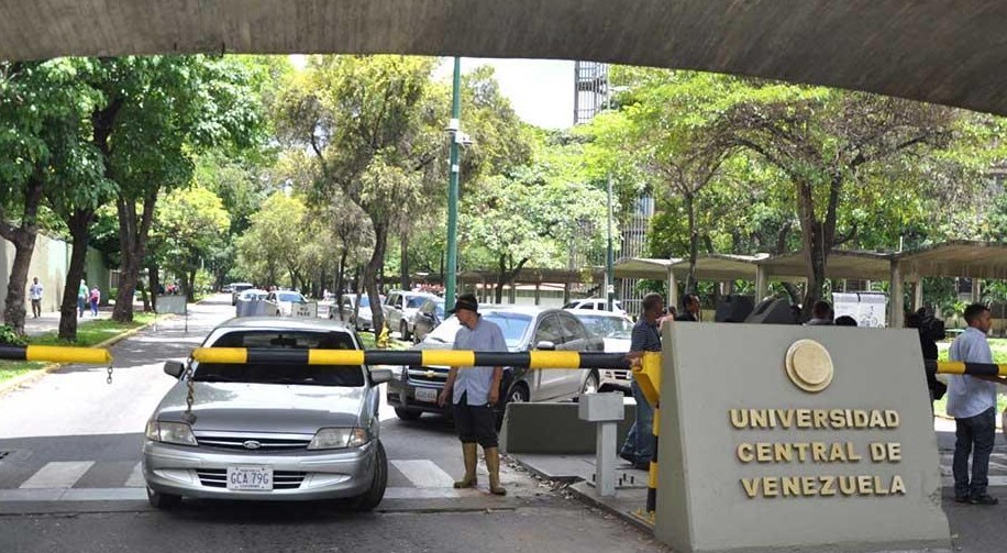 Acuerdan paro indefinido en la UCV