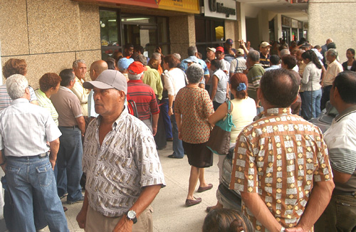 Aprueban tercer mes de aguinaldos para pensionados