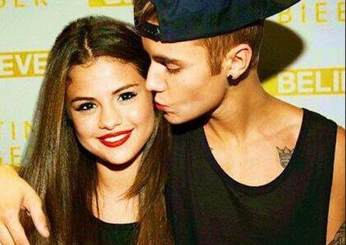 Justin Bieber y Selena Gómez causan revuelo por este video