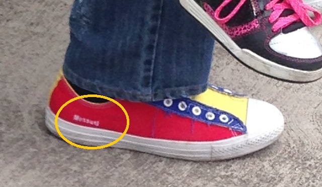 Red Fashion: Vea cómo por 75 dólares Messuti se hizo de unos Converse “revolucionarios” (fotos)