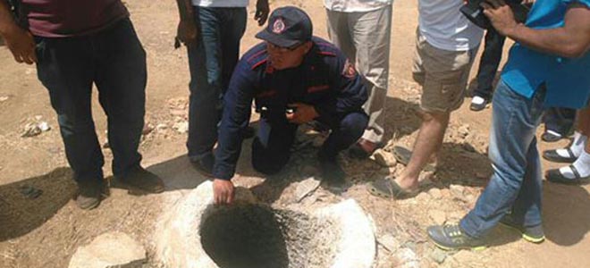 Siguen buscando el cuerpo del niño que cayó en alcantarilla de Coro