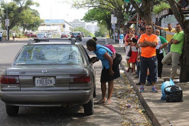 Taxistas elevan 90% en tarifas por temporada de lluvias