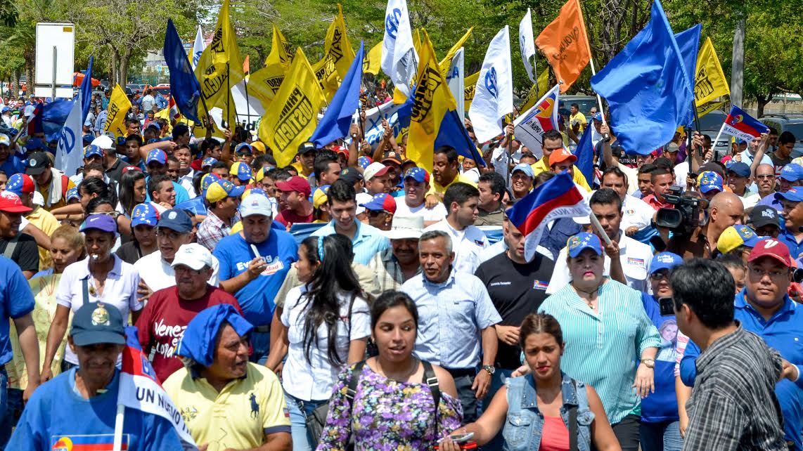 El Zulia marchó unido hacia el CNE para exigir fecha de parlamentarias