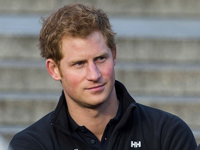 Príncipe Harry denuncia campaña de acoso a su novia Meghan Markle