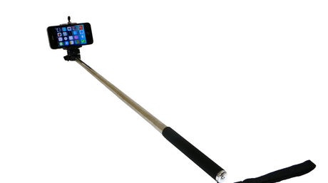 ¿Por qué Disney prohibió en todos sus parques los selfie sticks?