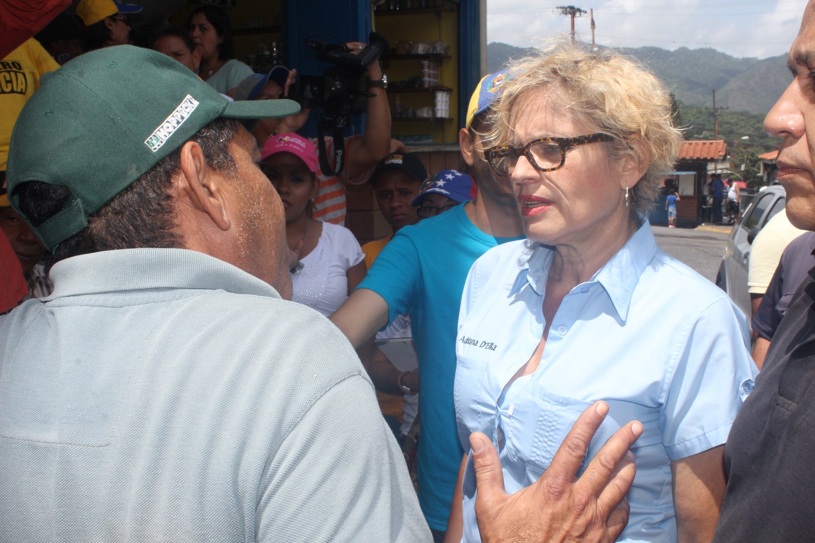 Adriana D’Elia: La verdadera guerra es la del gobierno contra nuestro pueblo