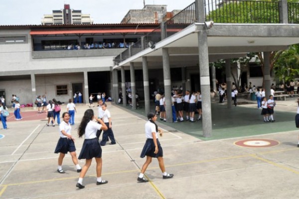 El 25% de alumnos de colegios privados migraron al cerrar el año