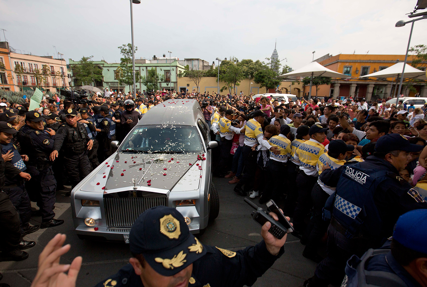 Joan Sebastian es despedido en Plaza Garibaldi