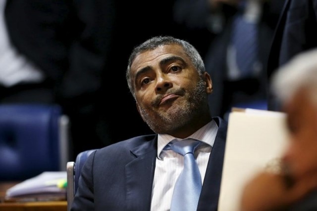 Senadores brasileños investigarán corrupción en el fútbol a petición de Romario