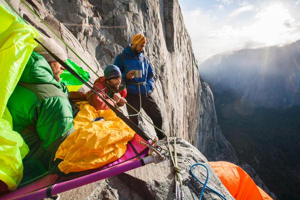 Foto del sábado: Tomando café en un alcantilado de la Patagonia