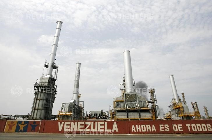 ¿Por qué la reactivación de refinería El Palito no cubre la demanda de combustible?