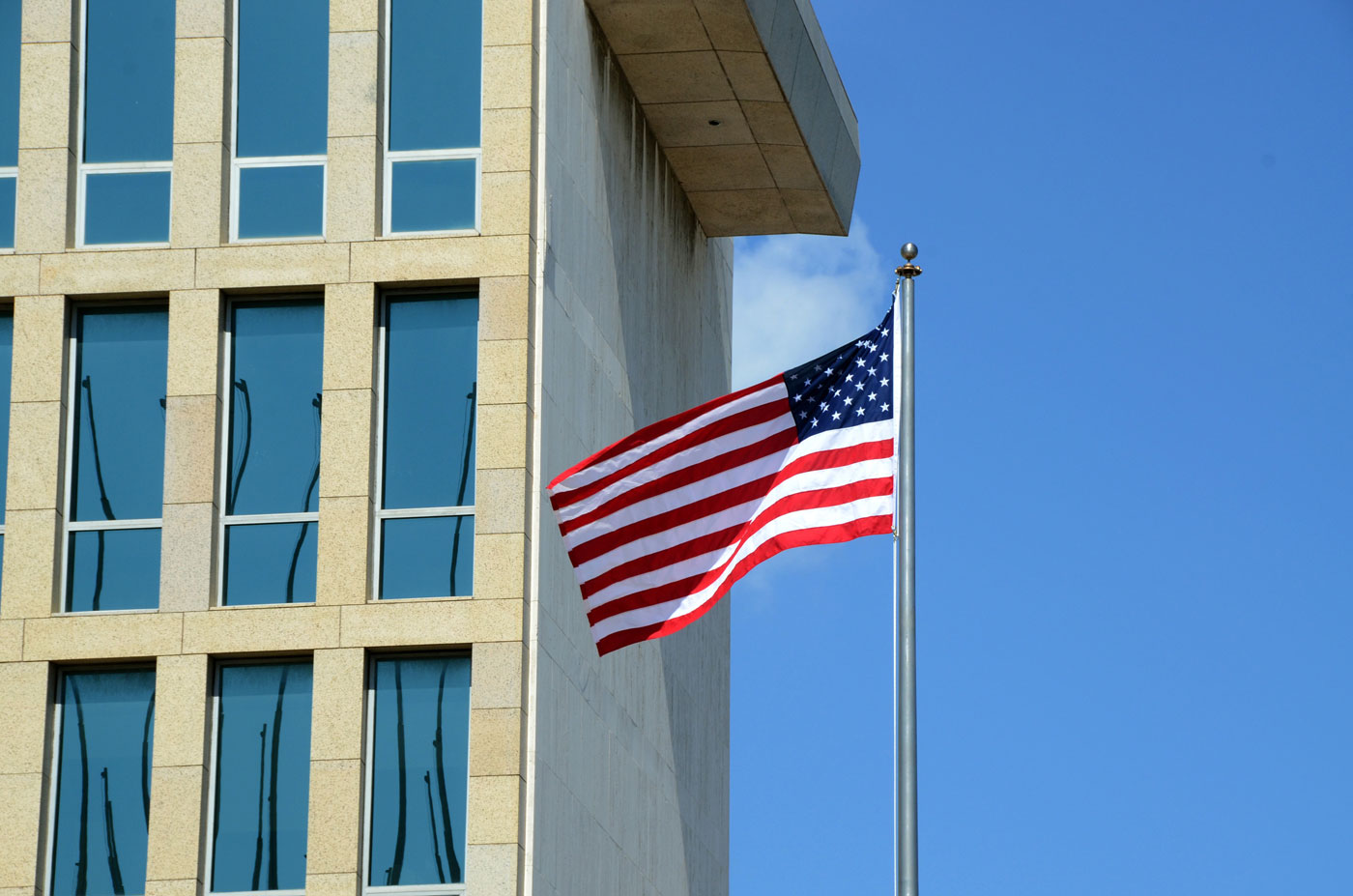 La bandera de Estados Unidos volvió a ondear en Cuba después de 54 años