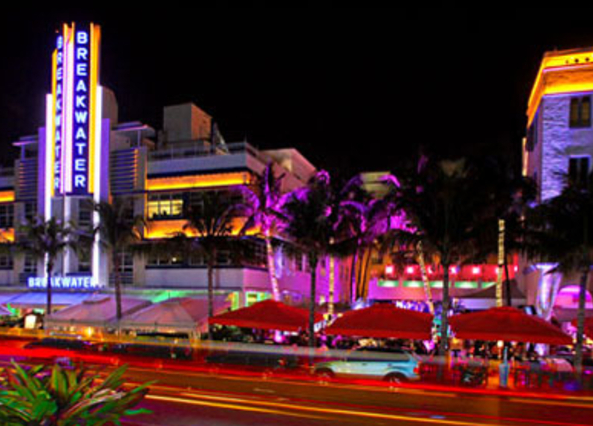 La luz y el color de la Ocean Drive te atraparán en Miami