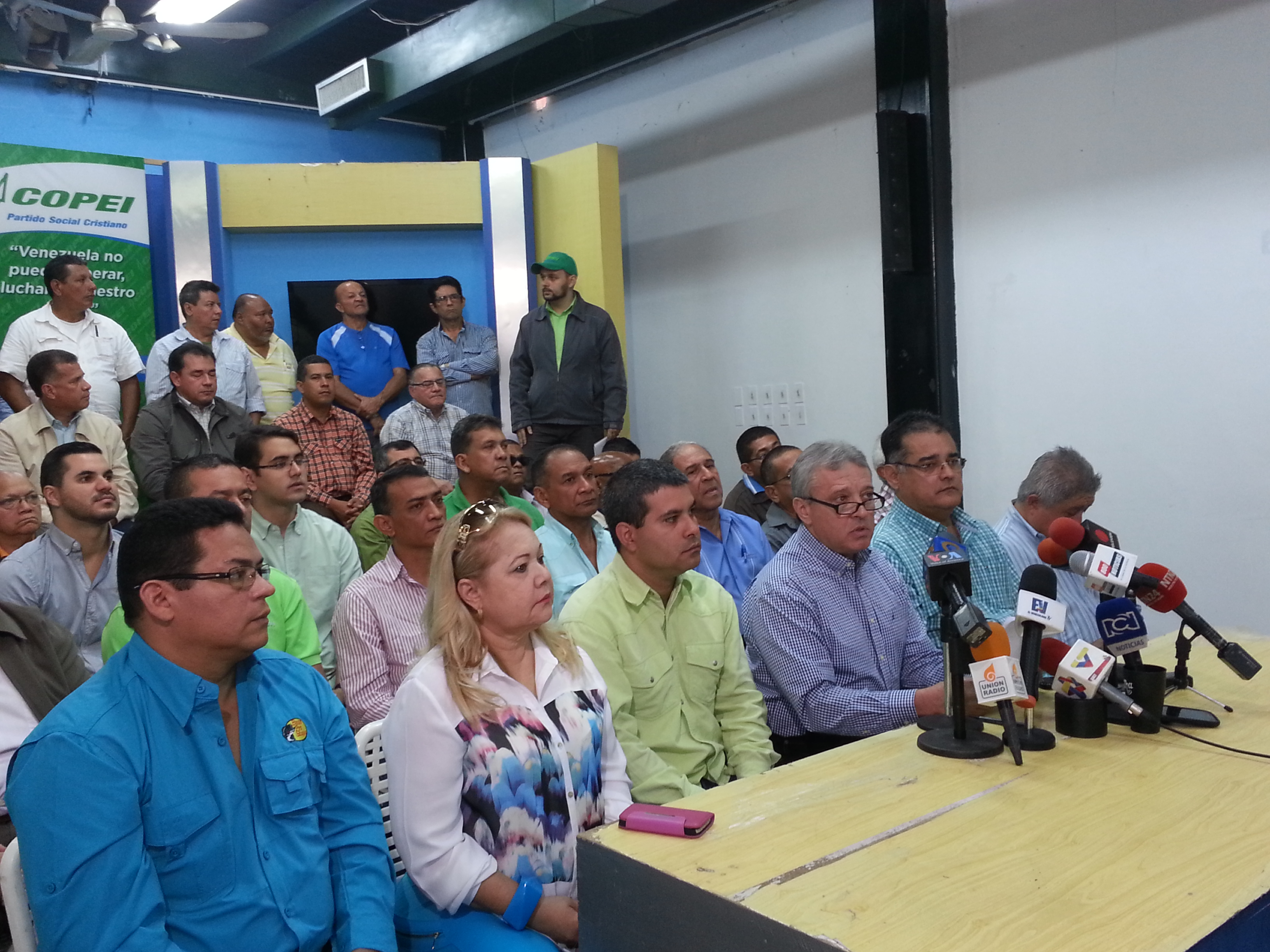 Restituyen autoridades electas de Copei