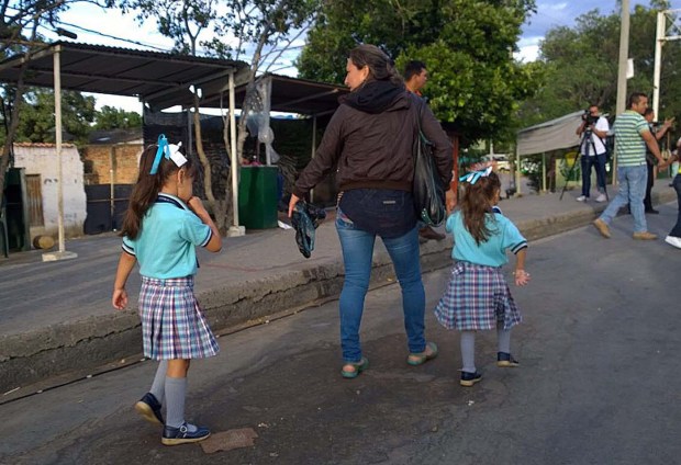 El viernes abrieron un corredor humanitario para estudiantes (Foto EFE)