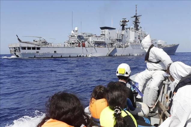 Una fragata italiana que participaba en la operación Mare Nostrum en aguas del Canal de Sicilia. EFE Archivo