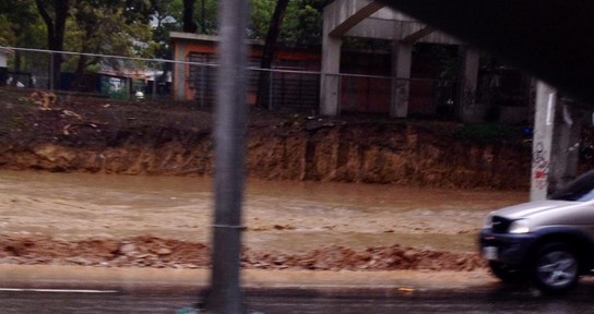 Río El Valle estuvo a punto de desbordarse a la altura de la Valle-Coche #14s