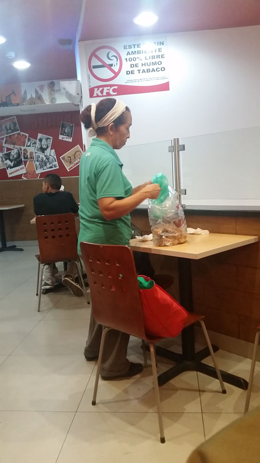 KFC-basura (4)