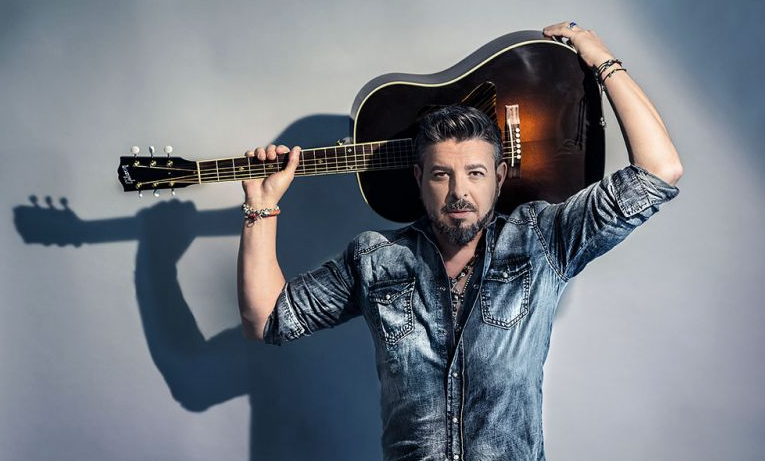 Luis Enrique sigue enamorando al mundo musical