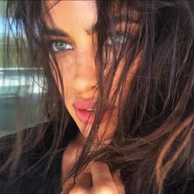 El sexy selfie de Irina Shayk junto a un burro (FOTOS)