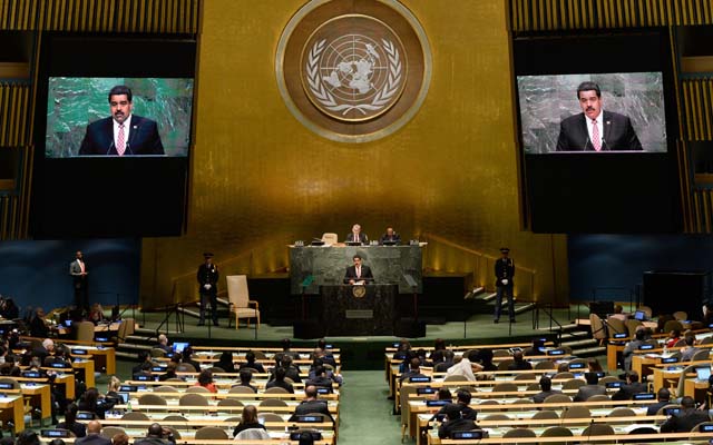 Venezuela's President Nicolas Maduro addresses the 70th session of the United Nations General Assembly at the UN in New York on September 29, 2015. AFP PHOTO/JEWEL SAMAD