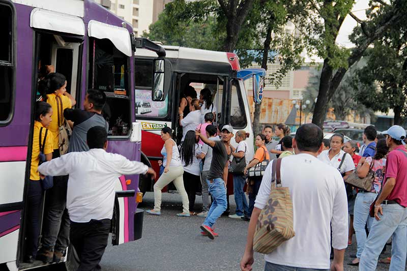 Toda una hazaña utilizar el transporte público en Valencia