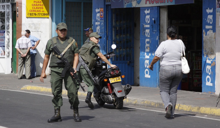 Colombiano resulta herido por militares venezolanos en Arauca