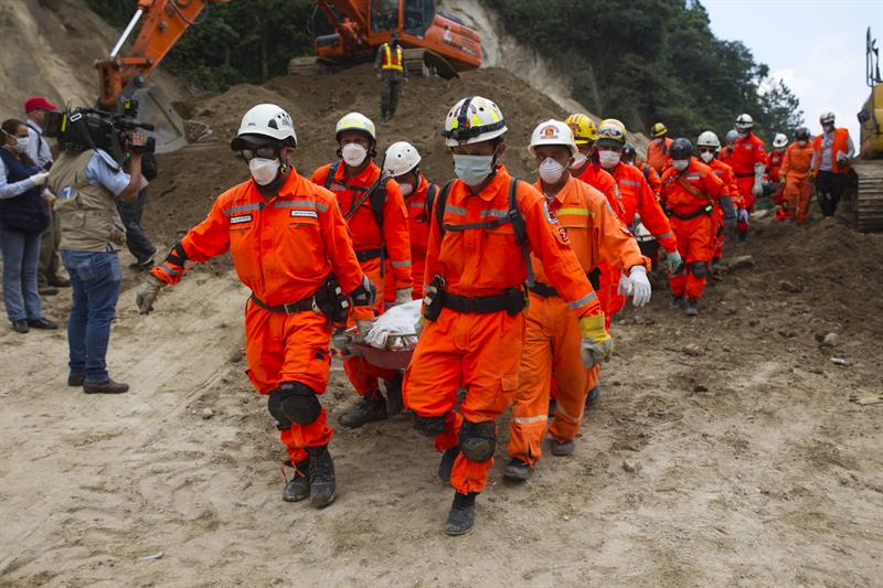 Sube a 253 cifra de muertos por alud en Guatemala