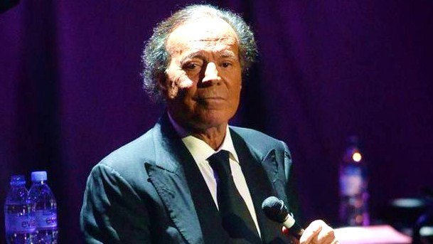 Julio Iglesias: Donald Trump es un payaso