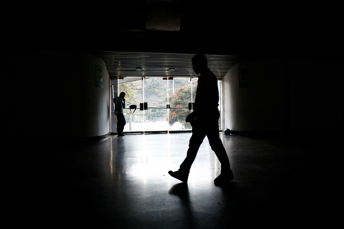 Casi 24 horas sin luz cumplen vecinos de Manzanares en Baruta #23May