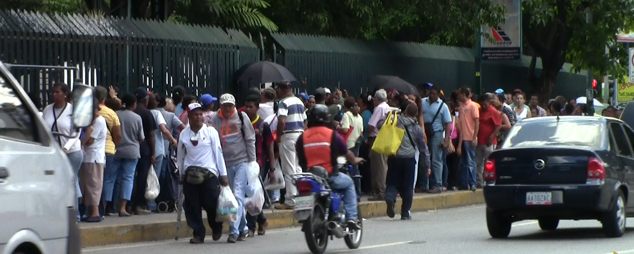 Así amanecieron las colas este #14Oct