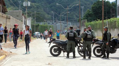 Mataron a preso en Rodeo II y reclusos mantienen 4 rehenes