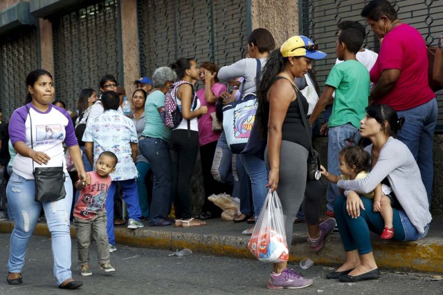  REUTERS/Carlos Garcia Rawlins