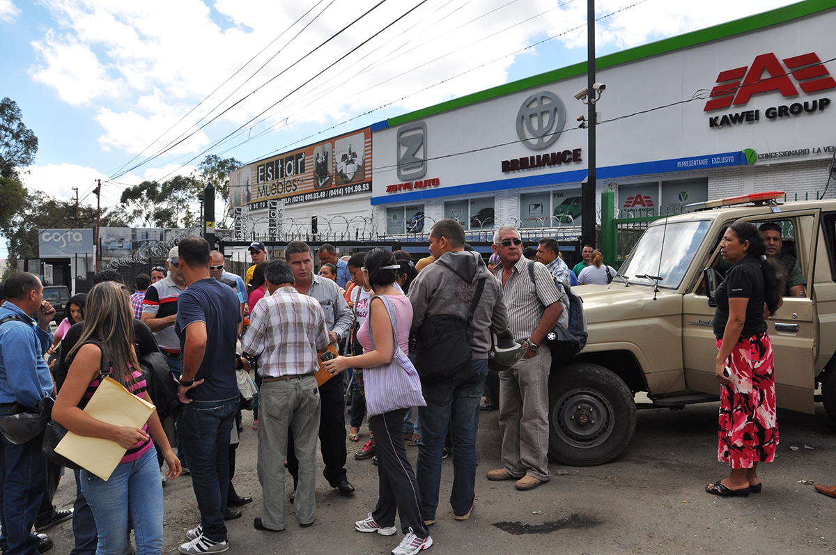 Estafados por concesionario La Venezolana exigen respuesta ante la AN