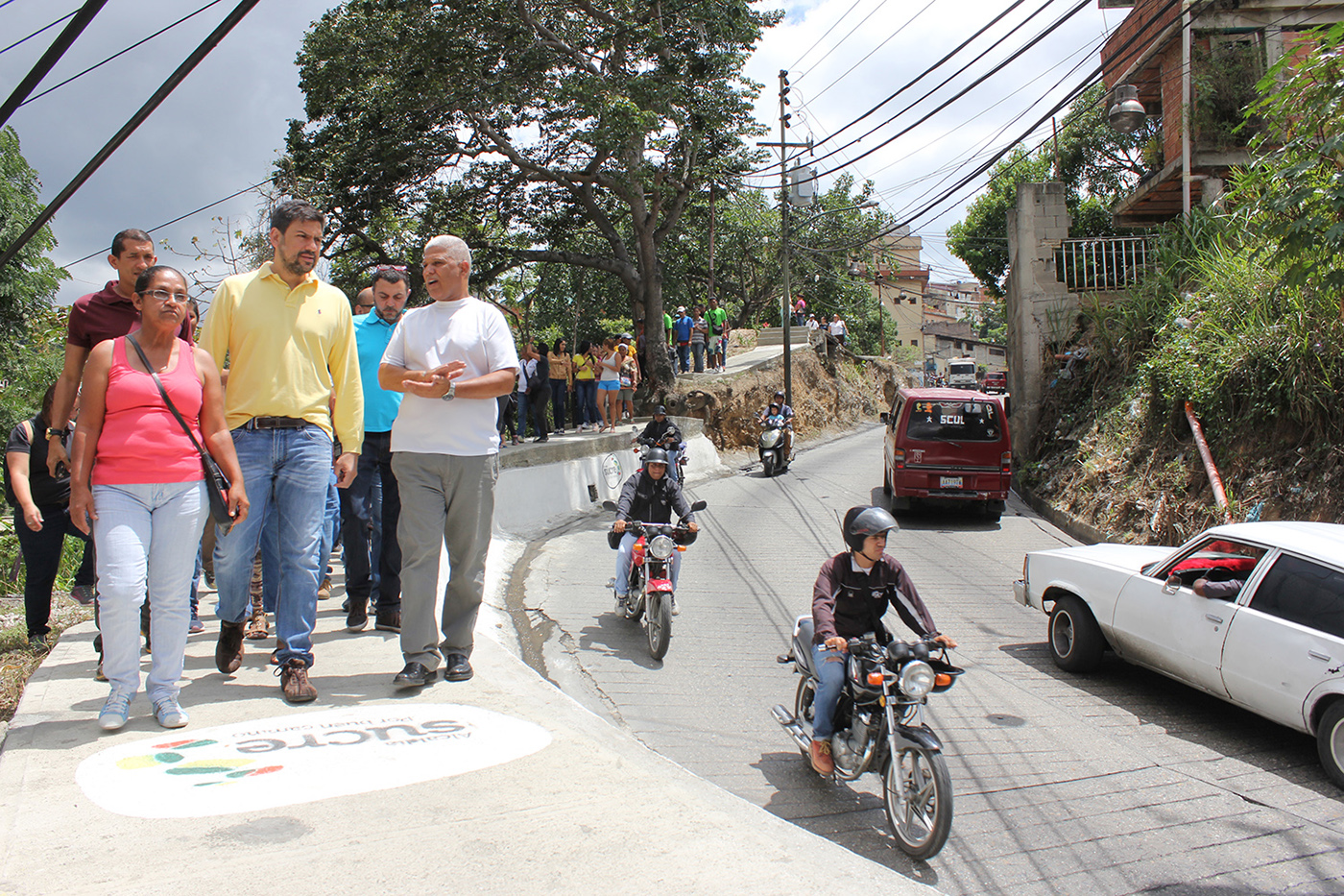 Alcaldía de Sucre entregó caminería a vecinos de Maca