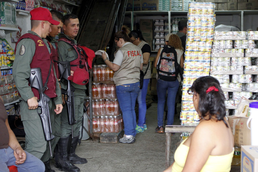 Detenidas 23 personas por contrabando y especulación en los precios de productos básicos