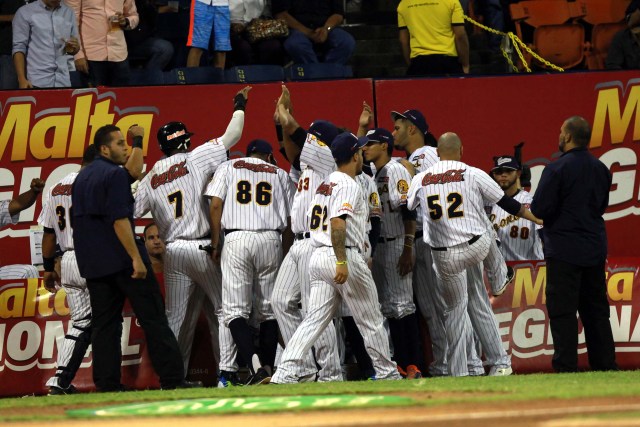 Navegantes del Magallanes vs Leones del Caracas