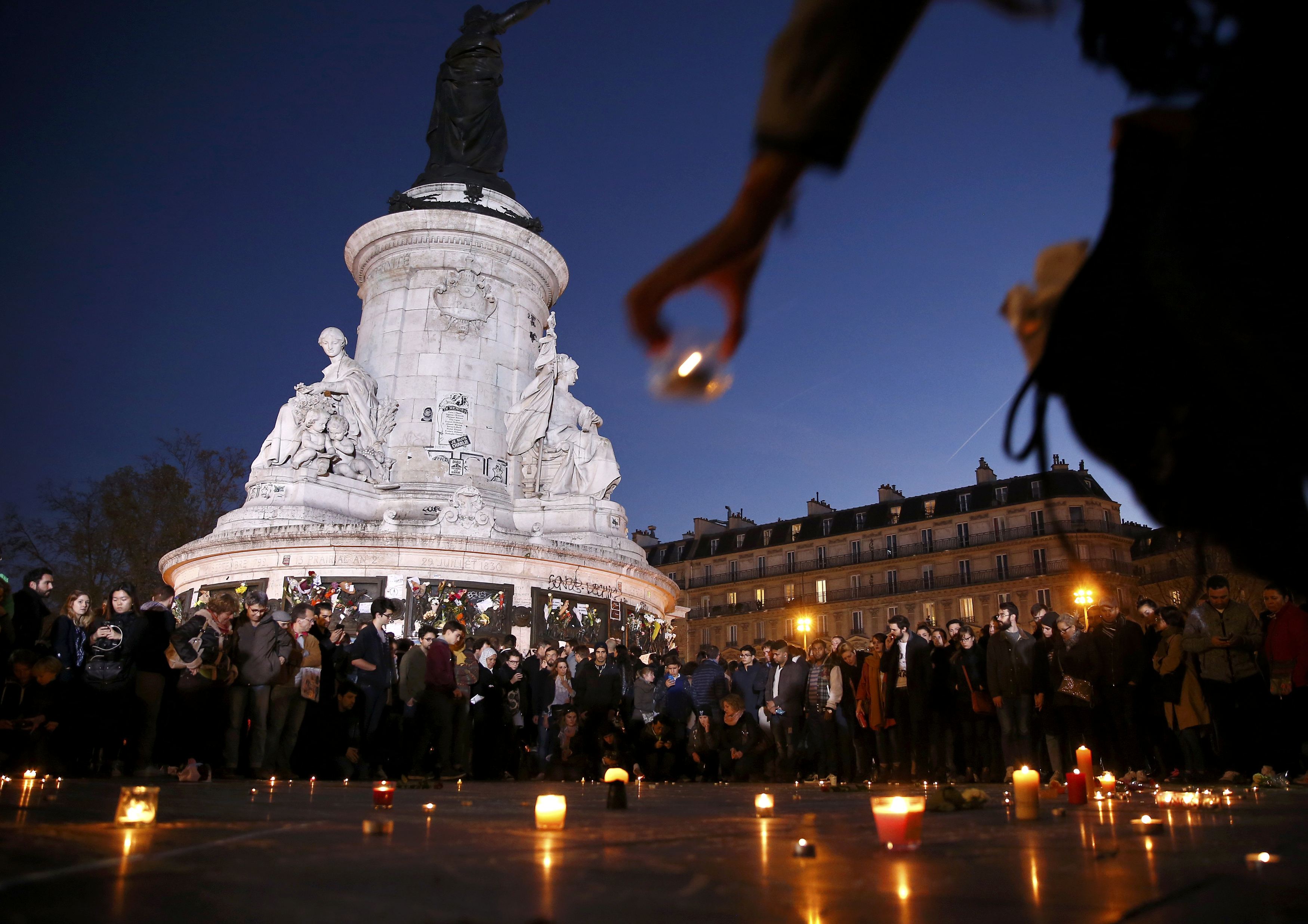 Una falsa alarma desata de nuevo el pánico en París