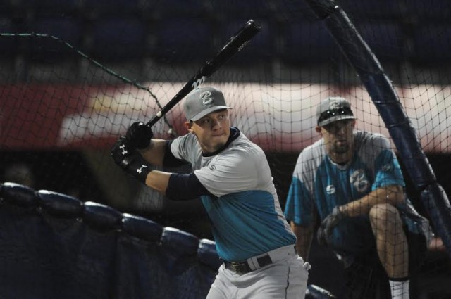 El grandeliga Wilmer Flores se entrenó con los Bravos en Maracay