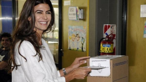 Cómo fue el día de Juliana Awada, la nueva y elegante primera dama argentina