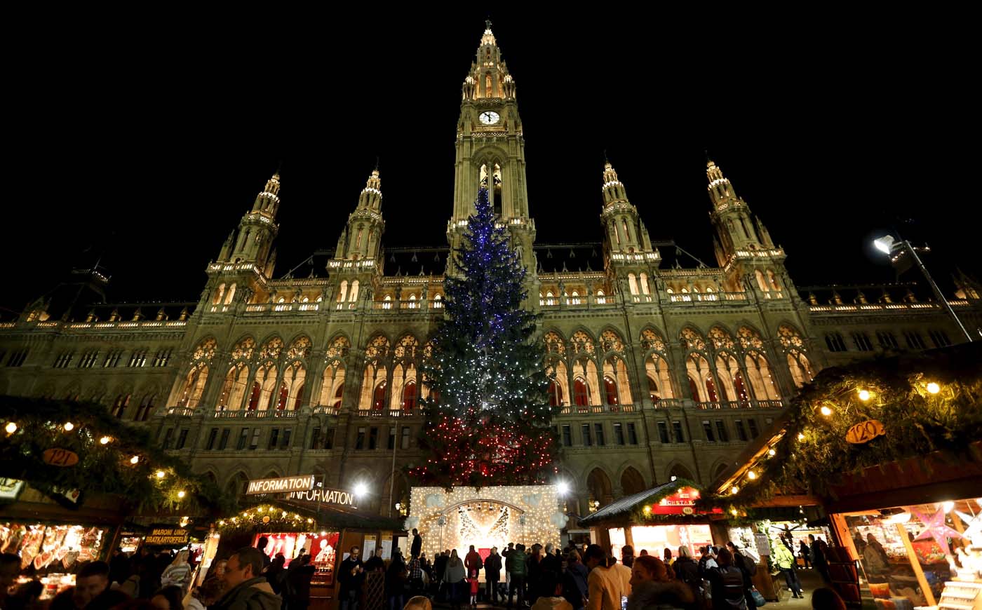 Las luces de Navidad comienzan a iluminar el mundo (Fotos)