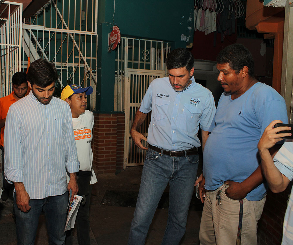 Concejal Alfredo Jimeno pide solución para bote de agua en el sector La Cruz de Chacao